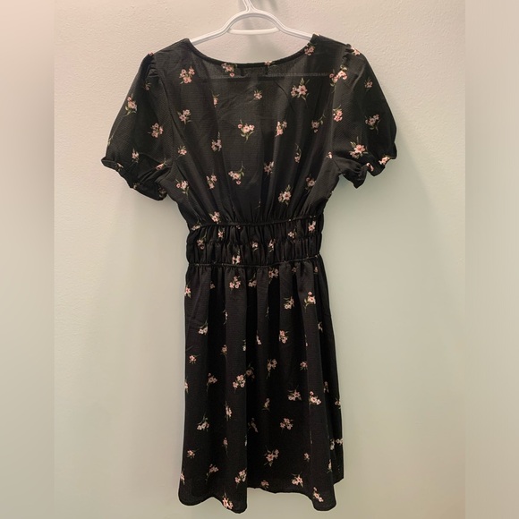 Black with Floral Print Knee Length Dress by Monteau - Picture 2 of 5